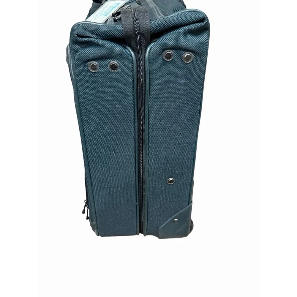 Atlantic Army Green Nylon Rolling Garment Suitcase Luggage Size 24